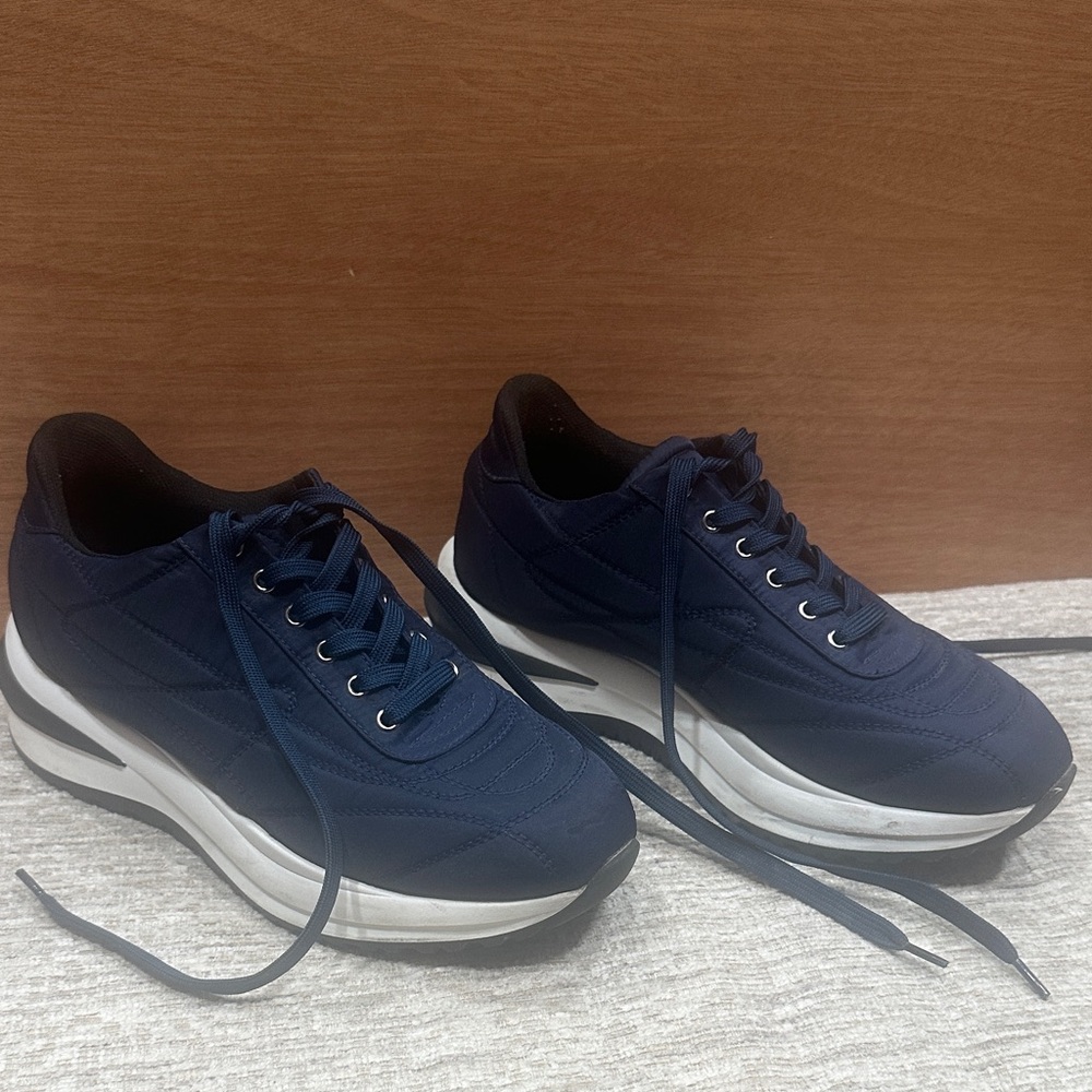 Aquatalia womens Navy and White Lace-Up Sneakers
